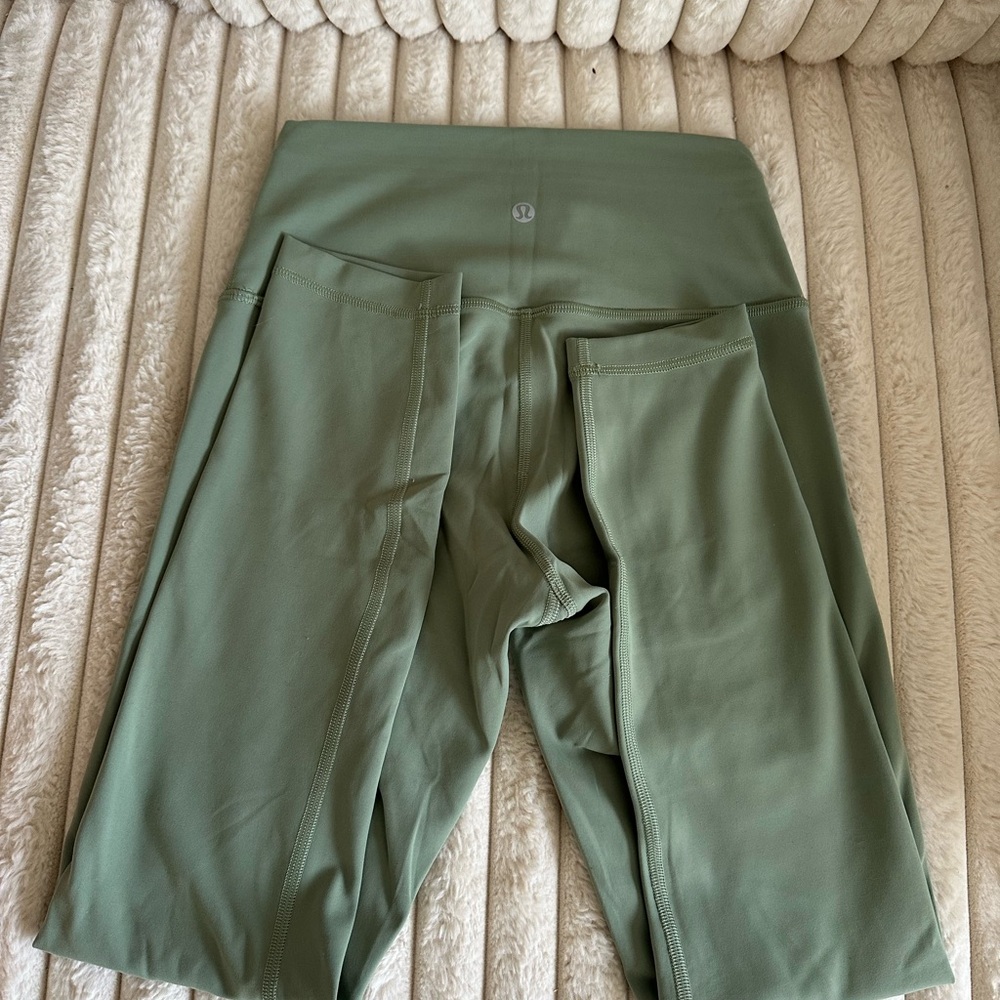 Lululemon Green Align 25” never worn